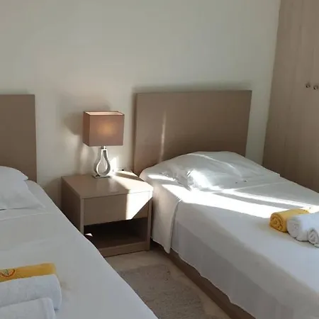 公寓 401 Dhalia Court 拉纳卡