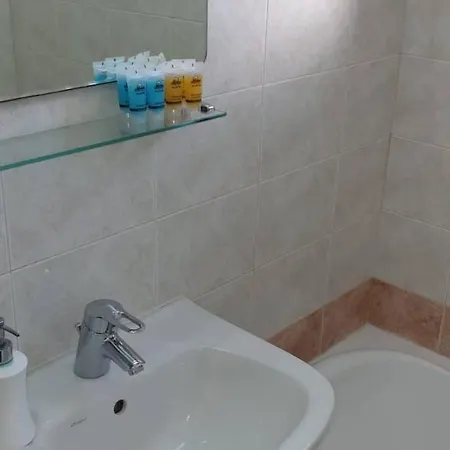 401 Dhalia Court * لارنكا